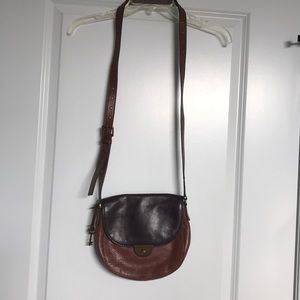 Fossil crossbody bag. Leather med and dark brown